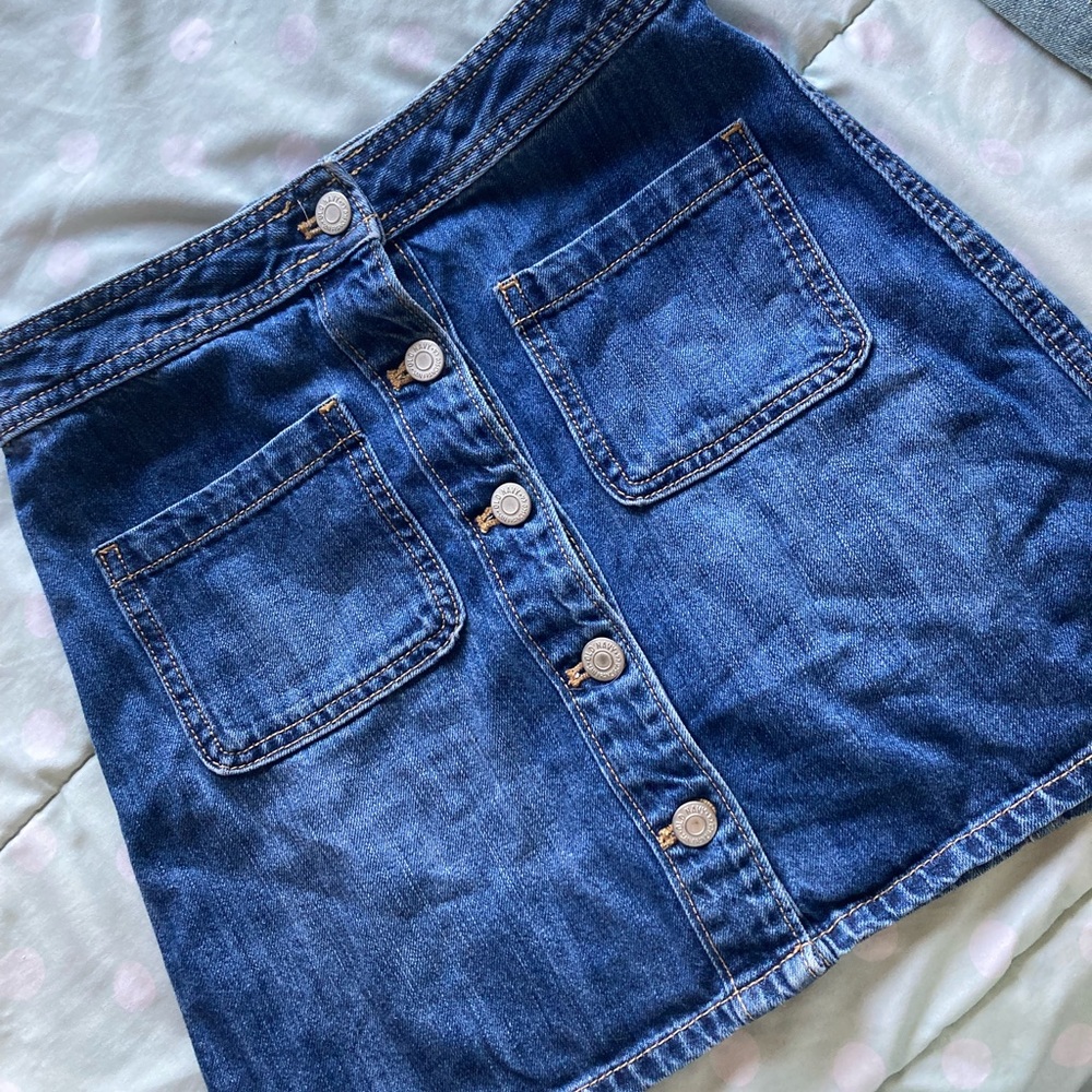 Adorable button up kids Jean skirt.